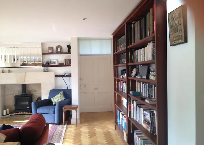 Luxury One Bed Garden Flat-Private Parking