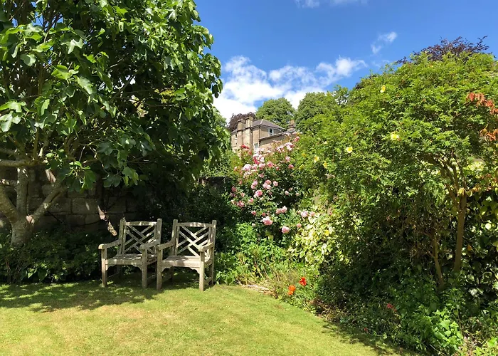 Luxury One Bed Garden Flat-Private Parking