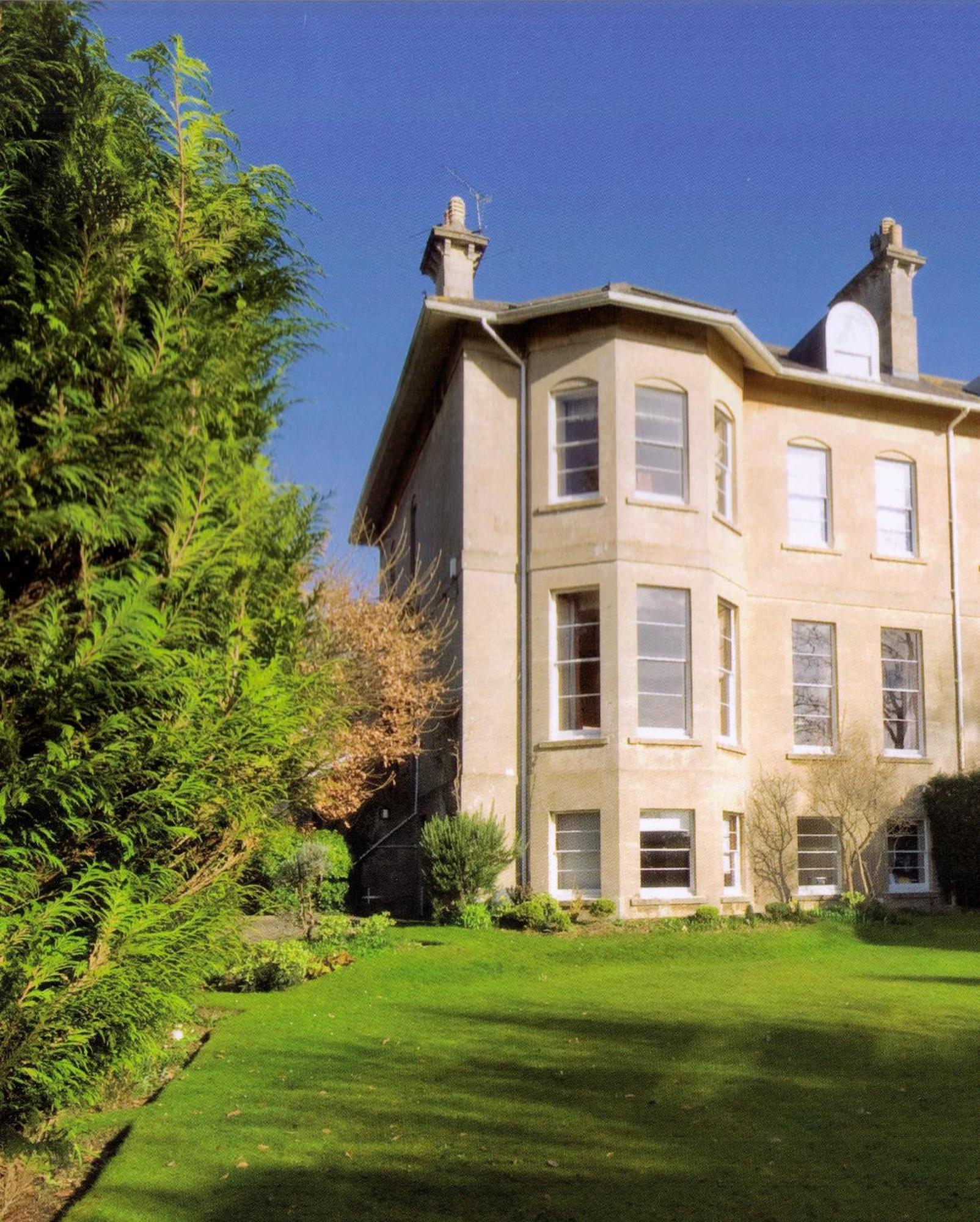 Apartment Luxury One Bed Garden Flat-private Parking *